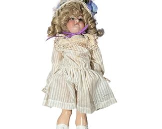 Antique Porcelain Doll Pic 2