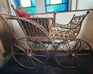 Victorian Antique Wicker Baby Carriage Pic 3
