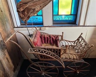 Victorian Antique Wicker Baby Carriage Pic 4
