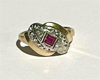 14K Gold Diamond and Ruby Ring