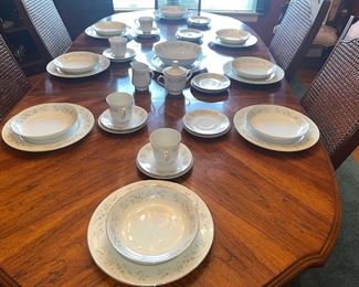 Richmond Diamond China 