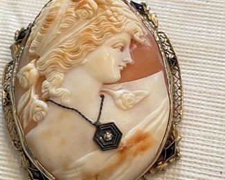 Cameo brooch 