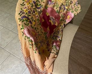 Piano shawl