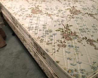 Full size mattress set 