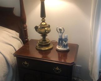 1 nightstand 