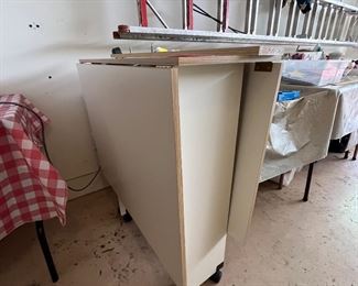 Folding craft table