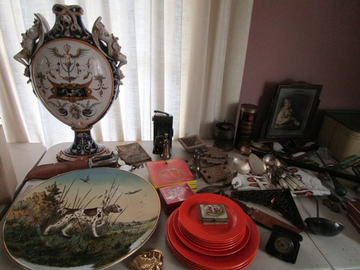 Tons of antiques at this house!