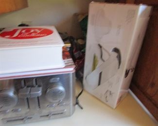 Lots of kitchen!! More than we have space for!!