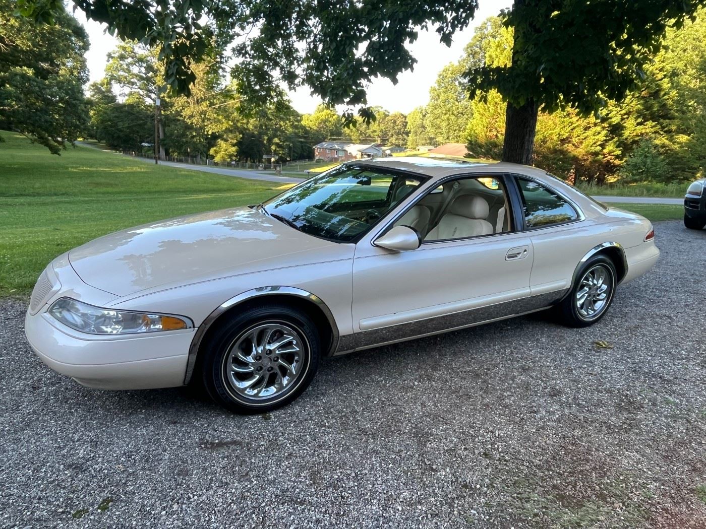 LOW MILES 1998 Lincoln Mark VIII LSC Last Year Production
Vin# 1LNFM92V7WY654267
4.6 Liter V-8 Dohc Electronic Fuel Injection
Automatic Transmission with overdrive 32,051 Orgininal Miles Like new condition.
Purchased at Arnold Palme Cadillac 1998 Lincoln Mark VIII LSC with low miles 32,051.