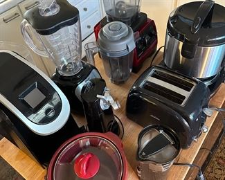 Vitamix with other small sized kitchen gadgets