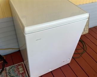 33”Hx 24”Wx21”D deep freezer