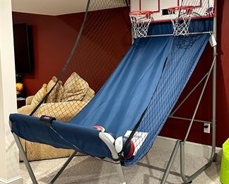 Pop Shot Basketball Game