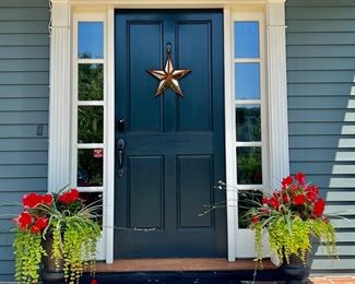 (2) Lightweight Planters