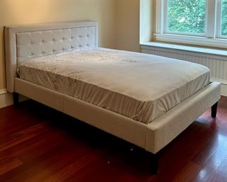 Upholstered Platform Full Bed