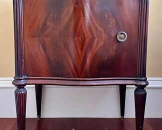 (2) Vintage Nightstands