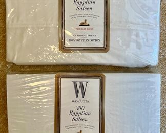 Item 238: Wamsutta Twin Fitted & Flat Sheet: $22