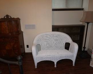 wicker settee