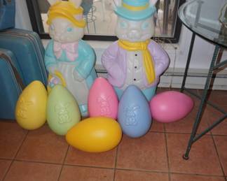 Blow mold Mr and Mrs Bunny Easter Eggs
