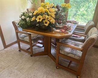 VINTAGE BREAKFAST TABLE & CHAIRS
