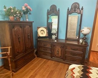VINTAGE BEDROOM FURNITURE