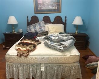 VINTAGE BED & NIGHTSTANDS