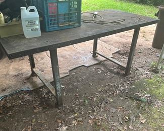 METAL INDUSTRIAL TABLE