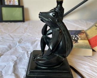 Frog lamp