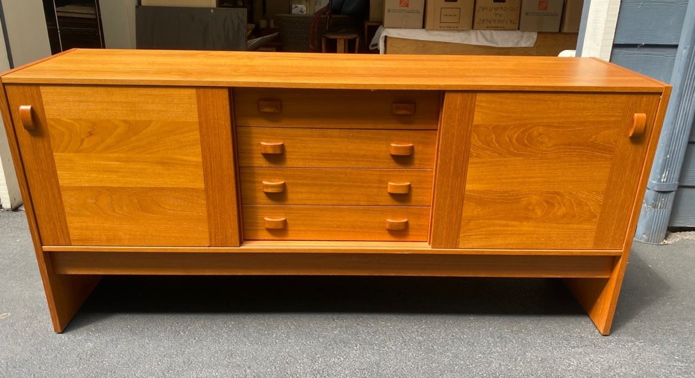 L001 Domino Mobler BuffetCredenza