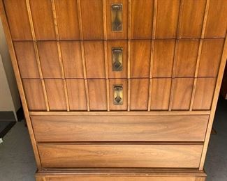 L102 Dixie 5Drawer Dresser