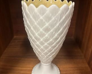 T013 Vintage Belleek Pineapple Design Pedestal Vase