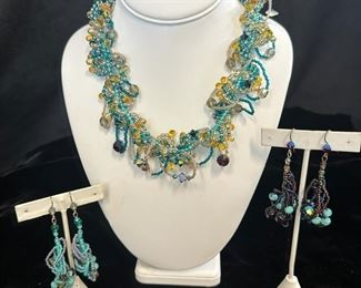 T076 Beaded Costume Jewelry