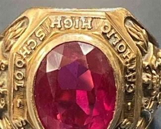 T095 10k Gold High School Class Ring with Gemstone