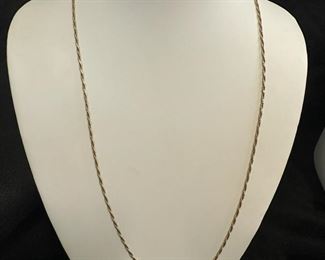 T096 14k Gold Italy Necklace