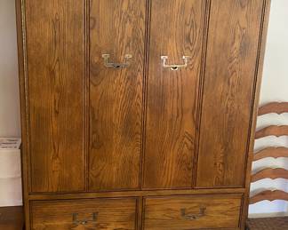 Mid-century Henredon Artefacts Chest