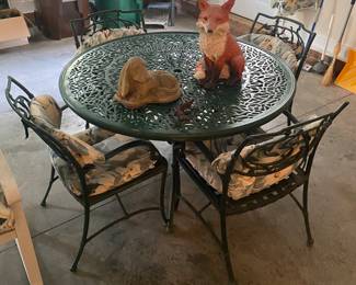 Vintage Tropitone Cast Metal Outdoor Table and Chairs