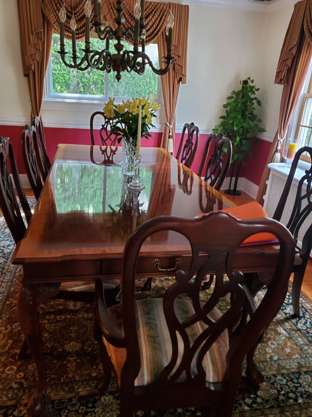 Alix's Tag Sales in Roslyn Heights, NY