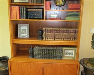 Modern solid wood bookcase