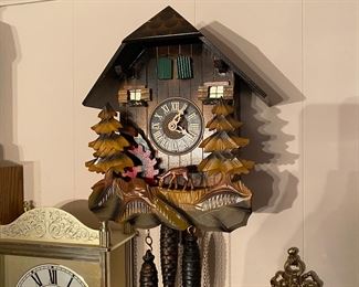 DIE MUHLE IM SCHWARZWALD
HOLZHACKERBUB'N Cuckoo Clock 