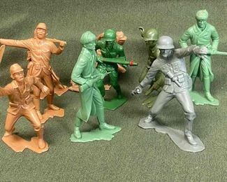 1960s Louis Marx 6 WWII Soldiers