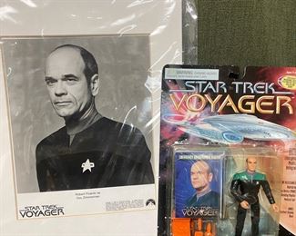 Star Trek Voyager Doc Zimmerman Autograph New Action Figures