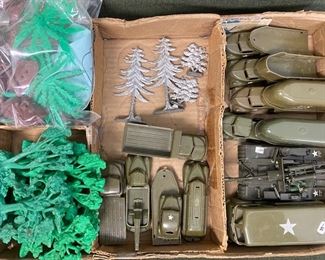 Thomas, Pyro Military Toys, Metal And Plastic Trees