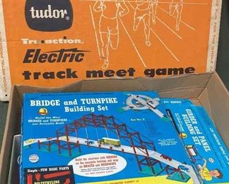 Tudor Electric Track Game Kenners Bridge Turnpike Building Set