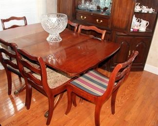 Drop Leaf Table with 6 Chairs