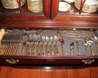 100+ pcs. Community Stainless Flatware