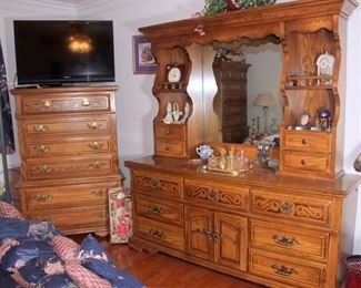 American Drew Queen Bedroom Set