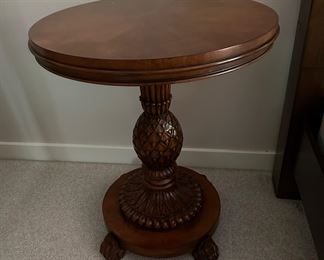 Pineapple table