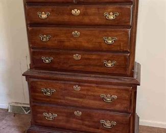 05 Chest Of Drawers