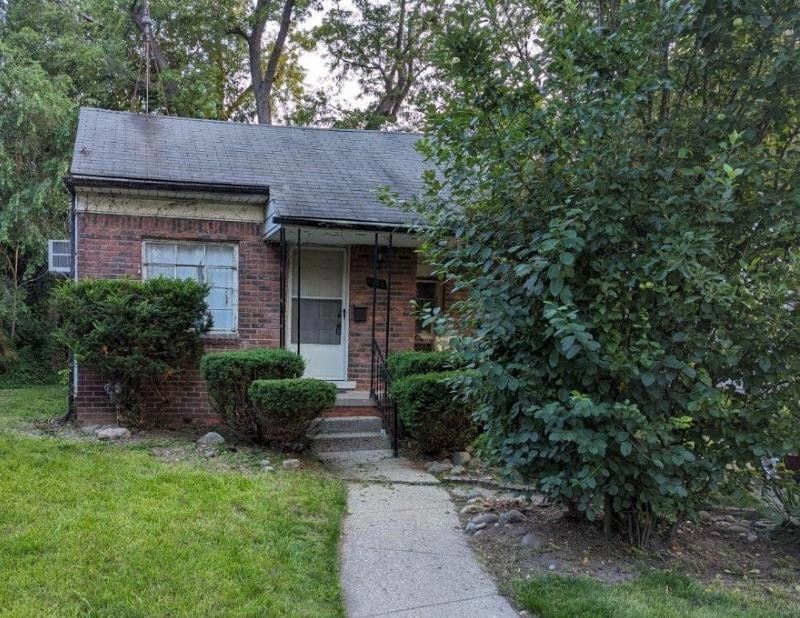 70 OFF BLOWOUT Pontiac Estate Sale starts on 8/5/2023