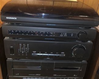 Magnavox stereo set w/ turntable and speakers