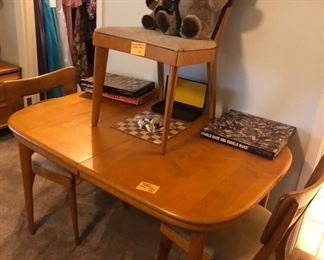 Another dining set with the hard to find "dogbone" chairs!